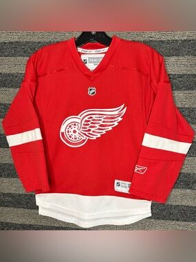 Reebok Detroit Red Wings Kids Youth NHL Hockey Jersey S/M 7-10 Year Old